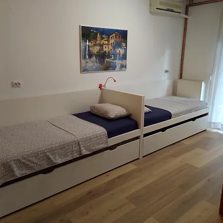 - Sleeps 5 - Parking - Balcony Selanik