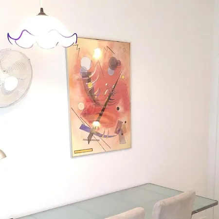 - Sleeps 5 - Parking - Balcony Appartamento *