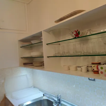 - Sleeps 5 - Parking - Balcony * Salonicco