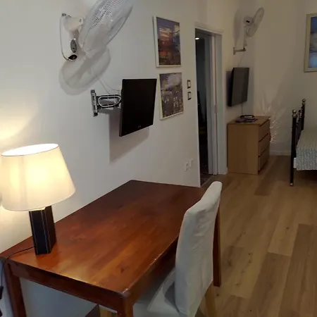- Sleeps 5 - Parking - Balcony Selanik