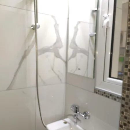 - Sleeps 5 - Parking - Balcony Daire